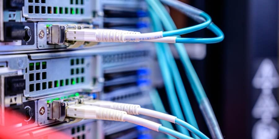 cloud hosting vs traditional hosting performance comparison